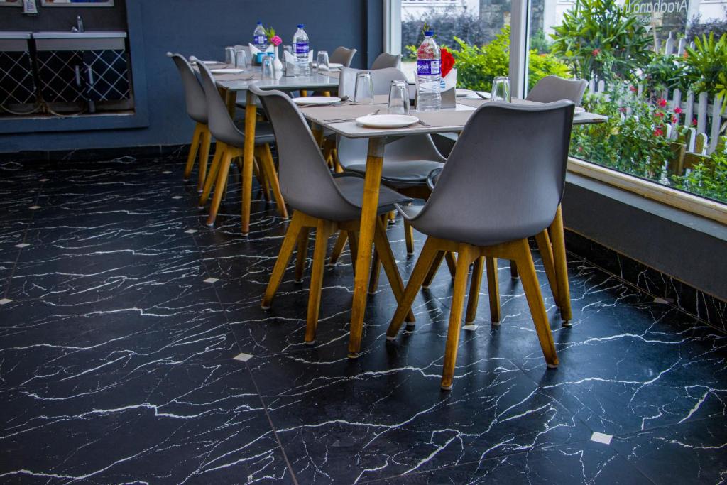 Akshaya Multi Cuisine Restaurant